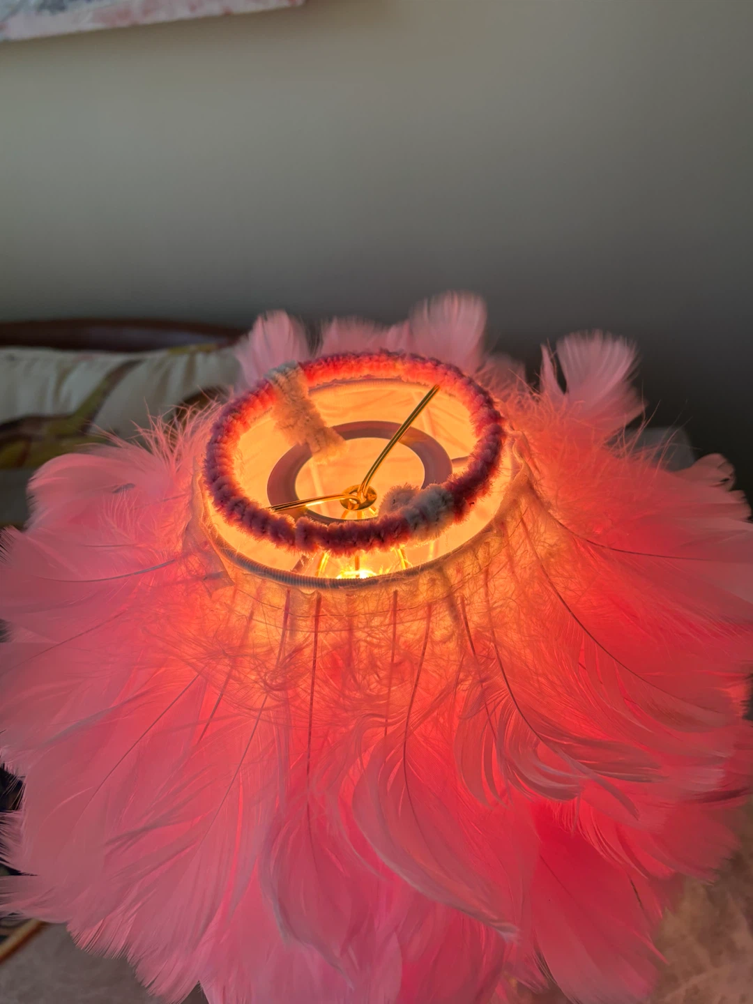 Kitchy Pink Feather and Glass lamp - photo 3