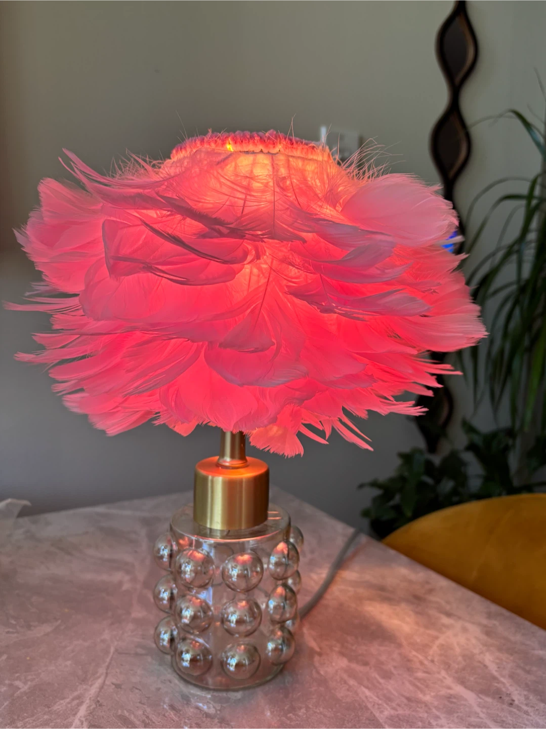 Kitchy Pink Feather and Glass lamp - photo 4