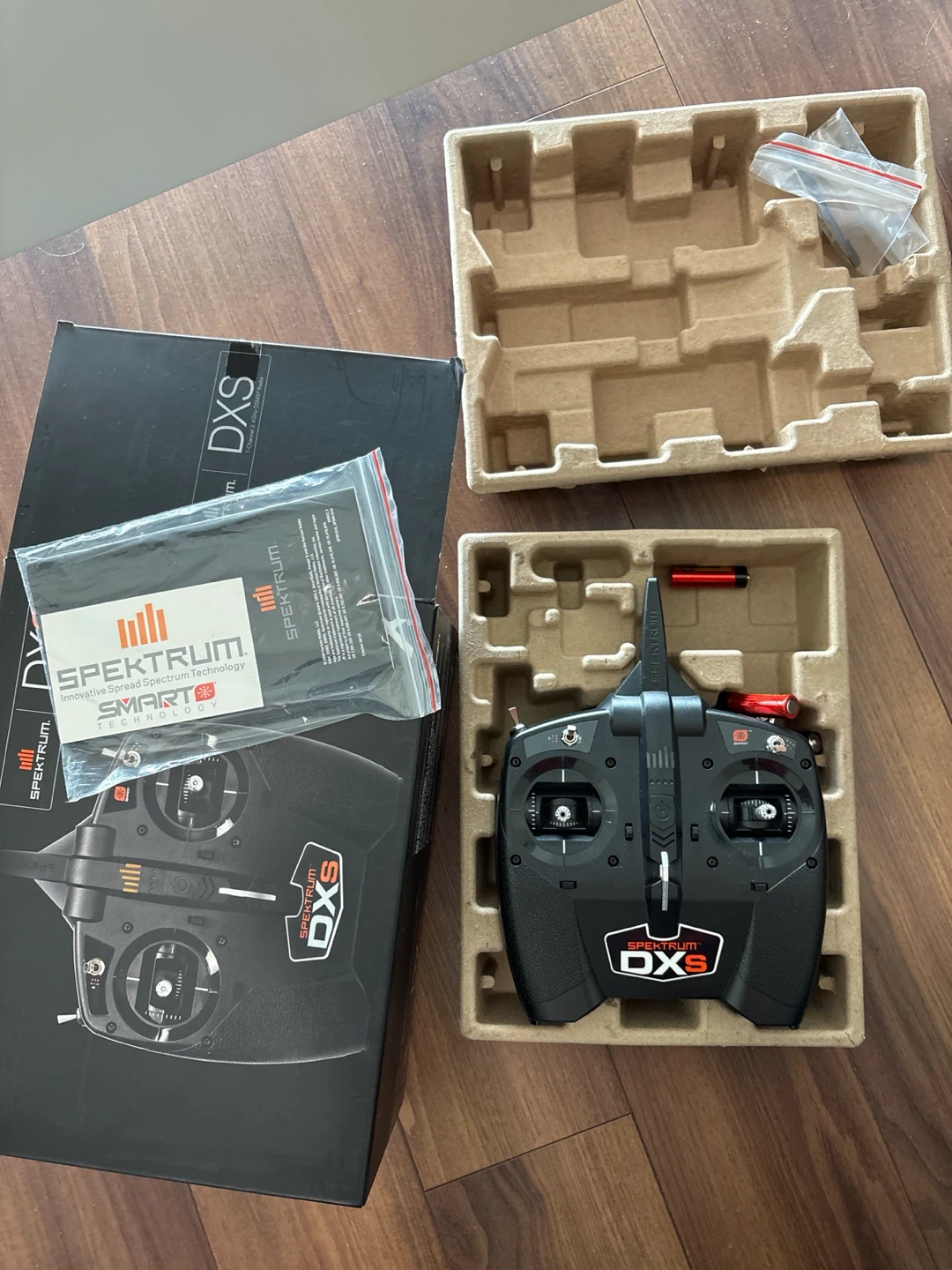 Spektrum DXS 7-Channel 2.4GHz DSMX Radio Transmitter - photo 2