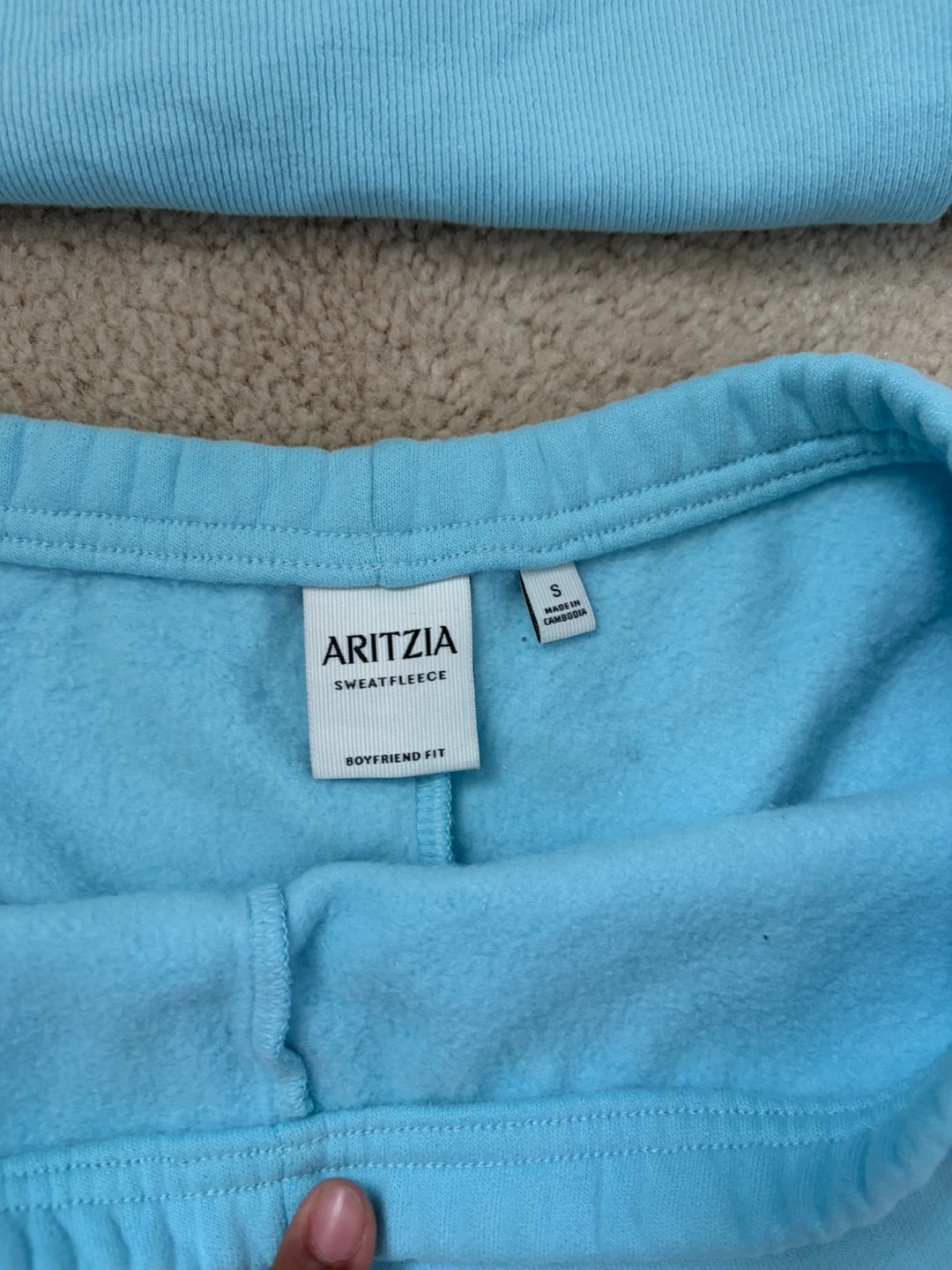 ARITZIA blue tank top and shorts set - photo 3
