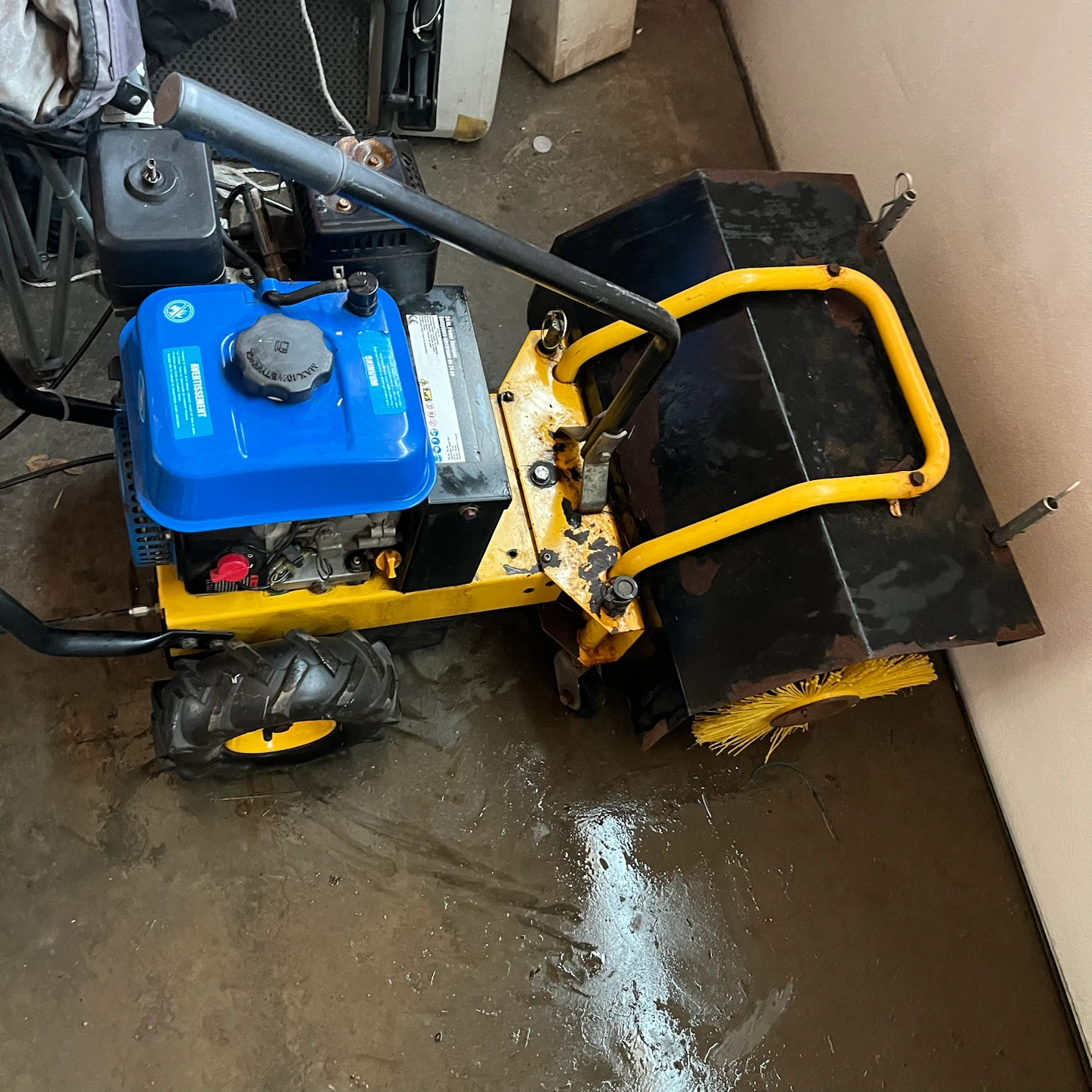 Walk-behind Sweeper with Collection Box - photo 4