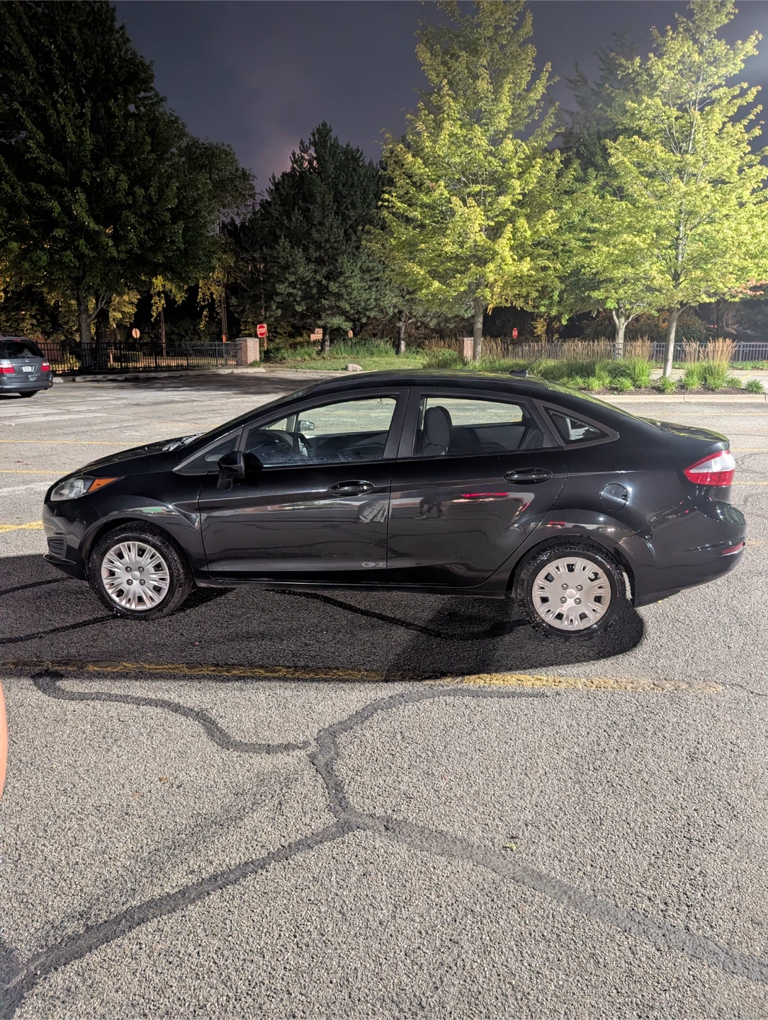 Black Ford Fiesta Sedan - photo 5