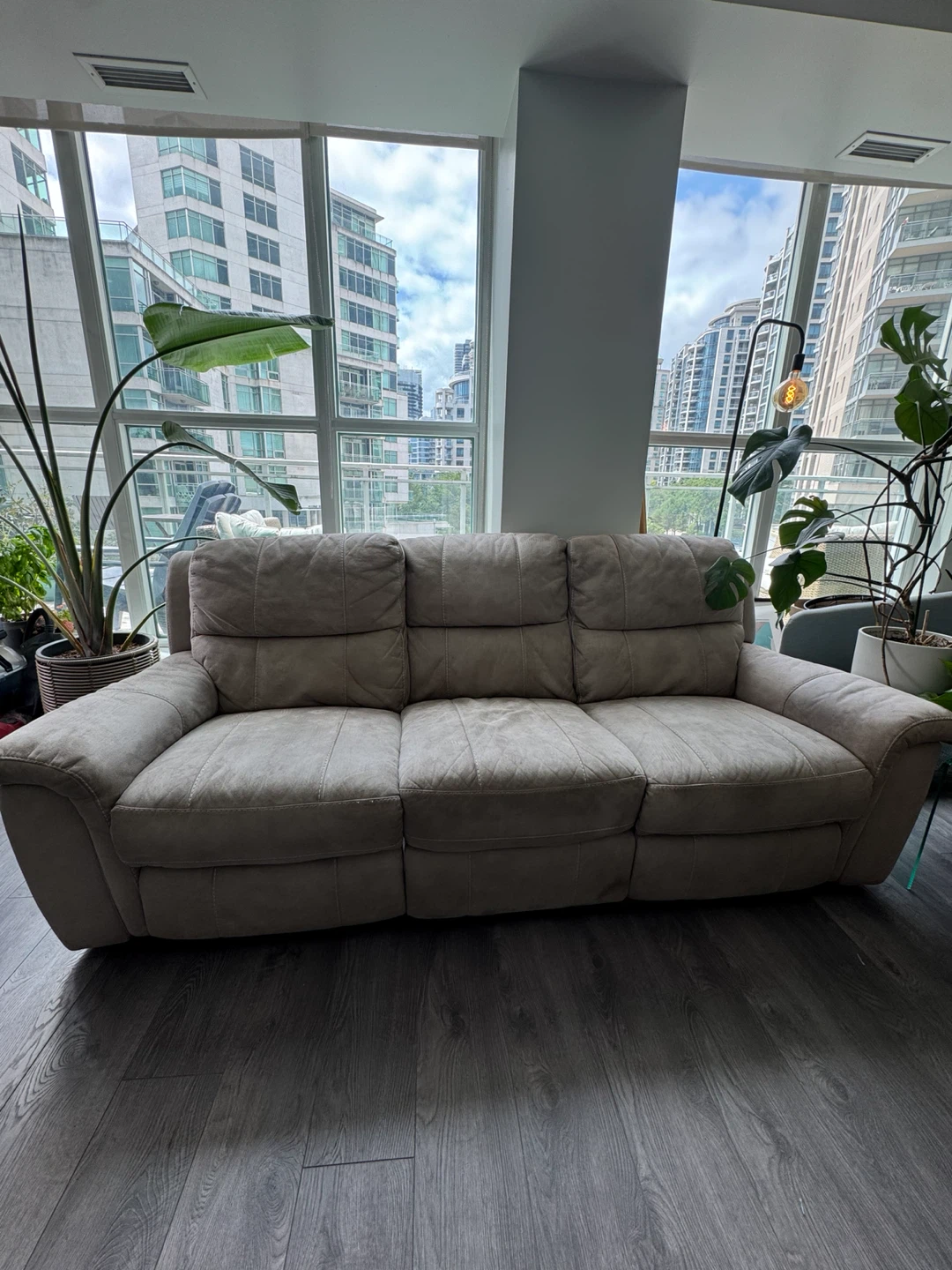 Double Reclining Couch
