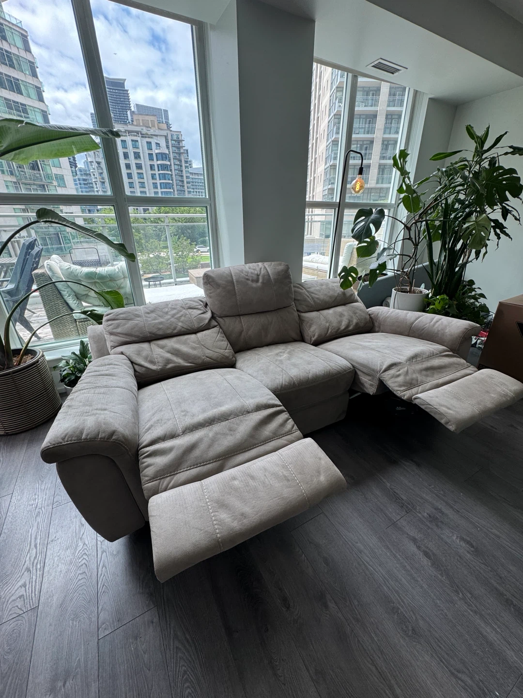 Double Reclining Couch - photo 2