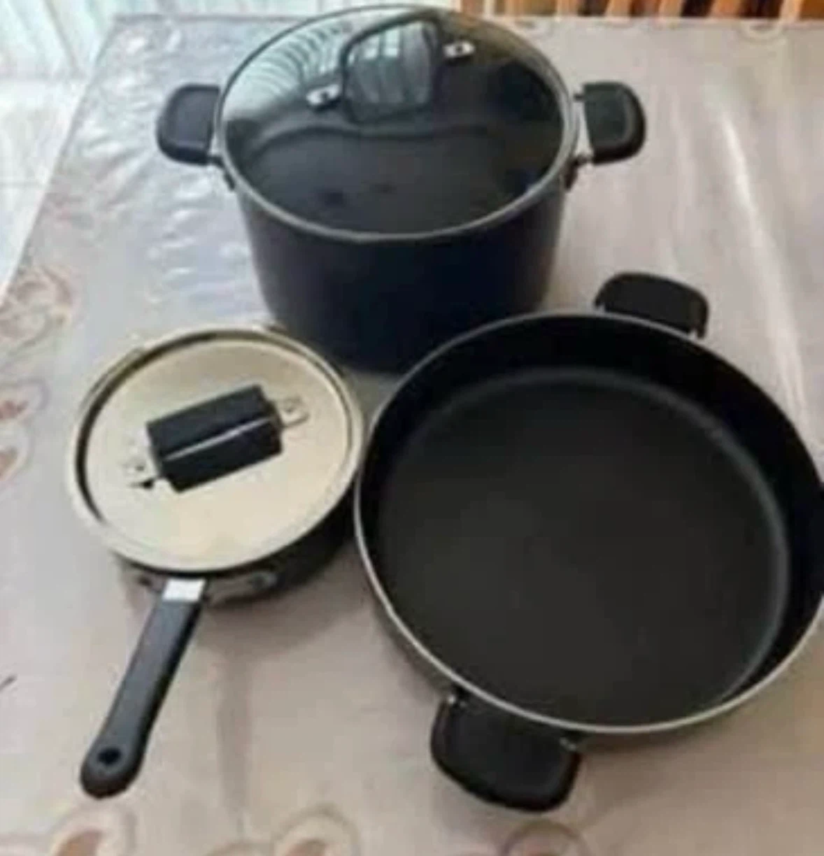 Pan, pot & saucepan (All okay condition) (All FREE)