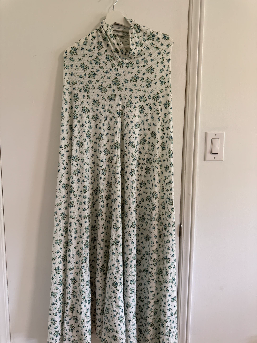 White floral print maxi dress