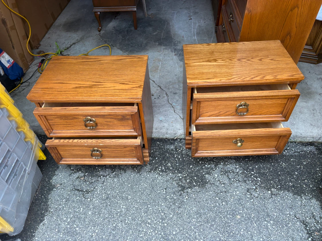 Free delivery used Pair of Oak Nightstands - photo 4