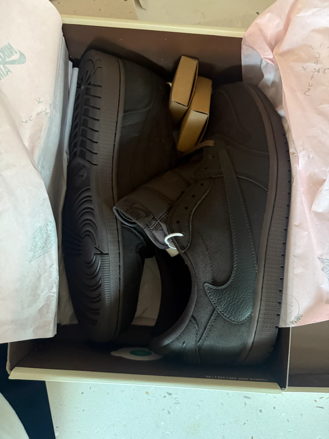 Nike Air Jordan 1 Low Travis Scott - photo 3