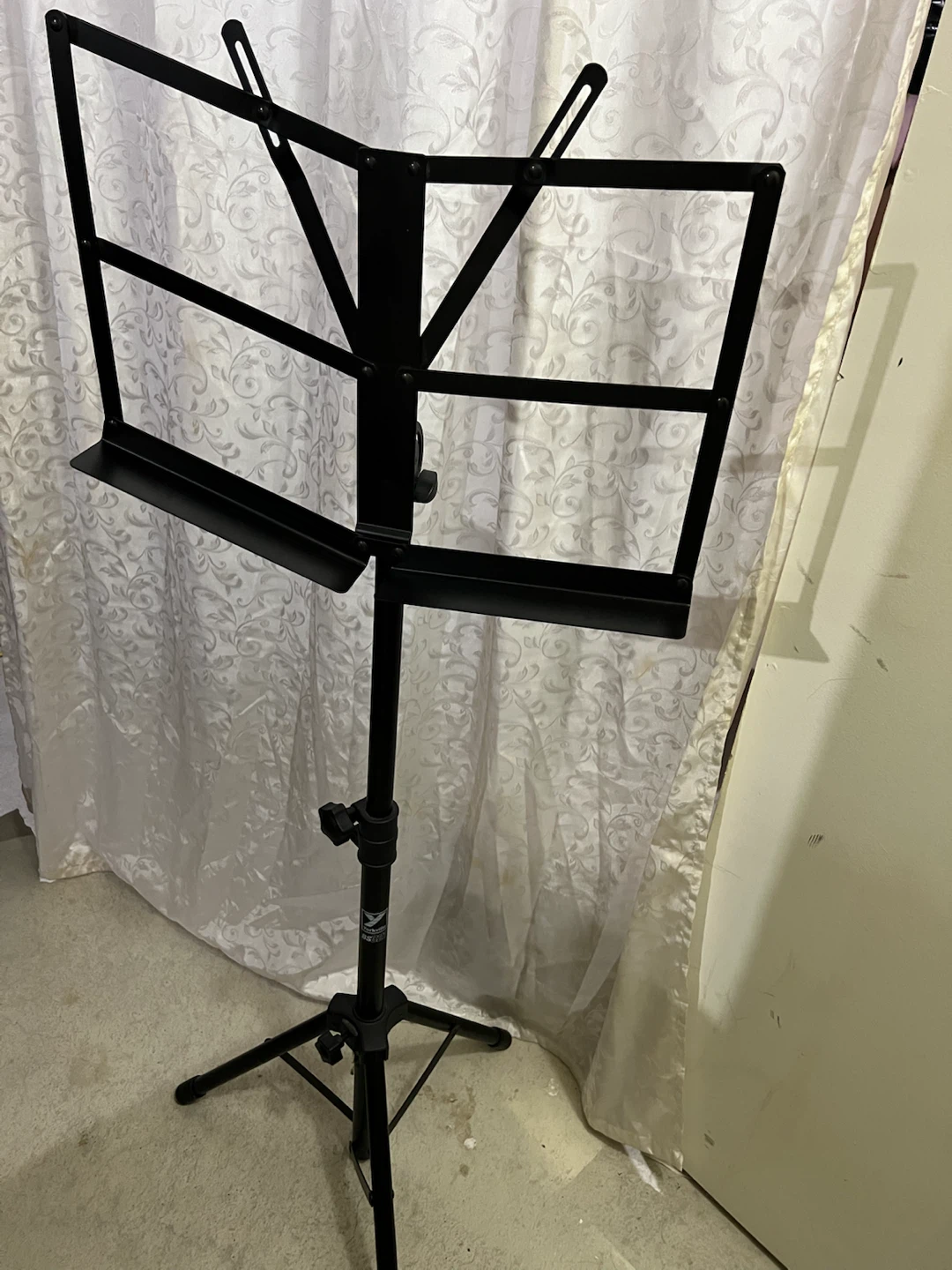 Black Metal Music Stand