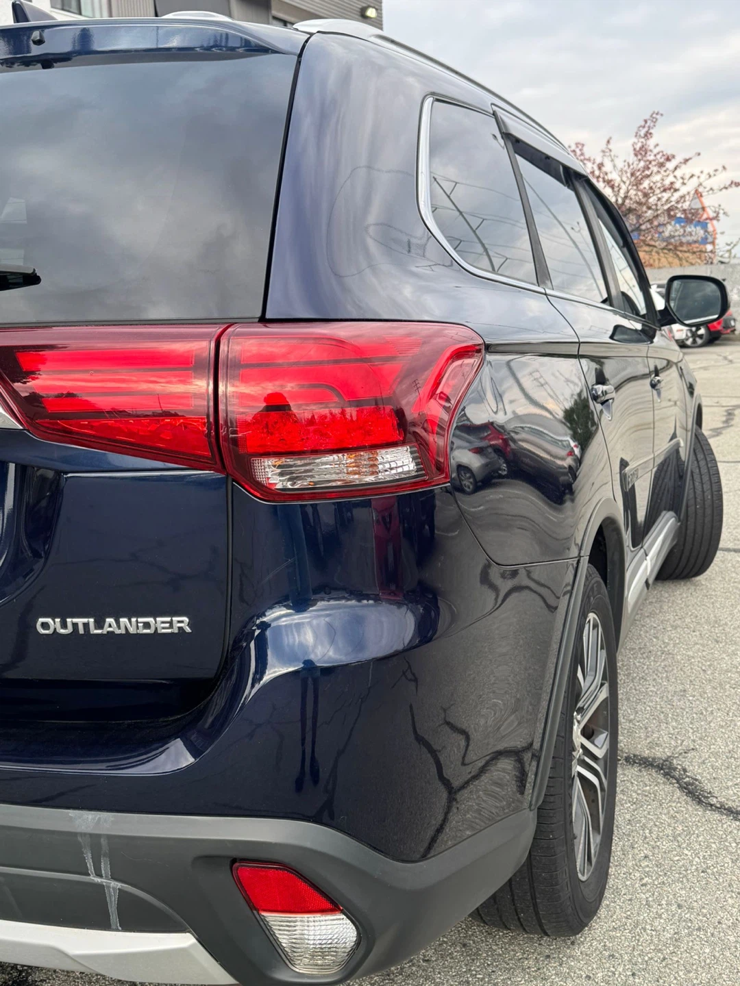 Mitsubishi Outlander Dark Blue SUV 2017 - photo 2