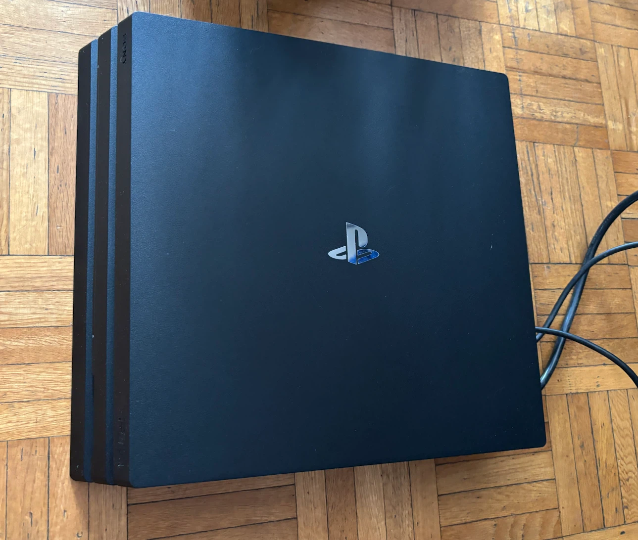 PS4 Pro 1TB, PSVR Bundle, 24 Games, 3 Controllers, Complete Set