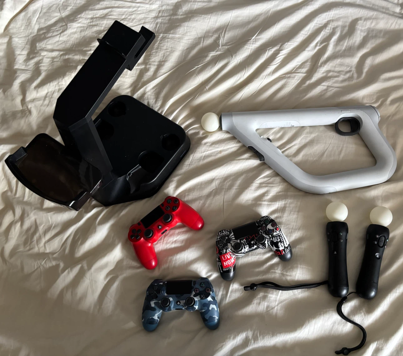 PS4 Pro 1TB, PSVR Bundle, 24 Games, 3 Controllers, Complete Set - photo 2