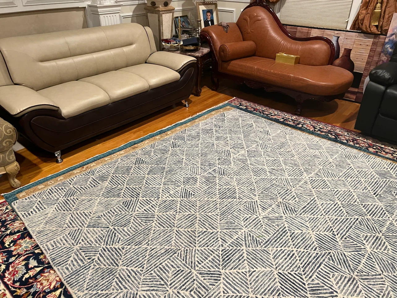 Large Persian Style Area Rug - photo 2