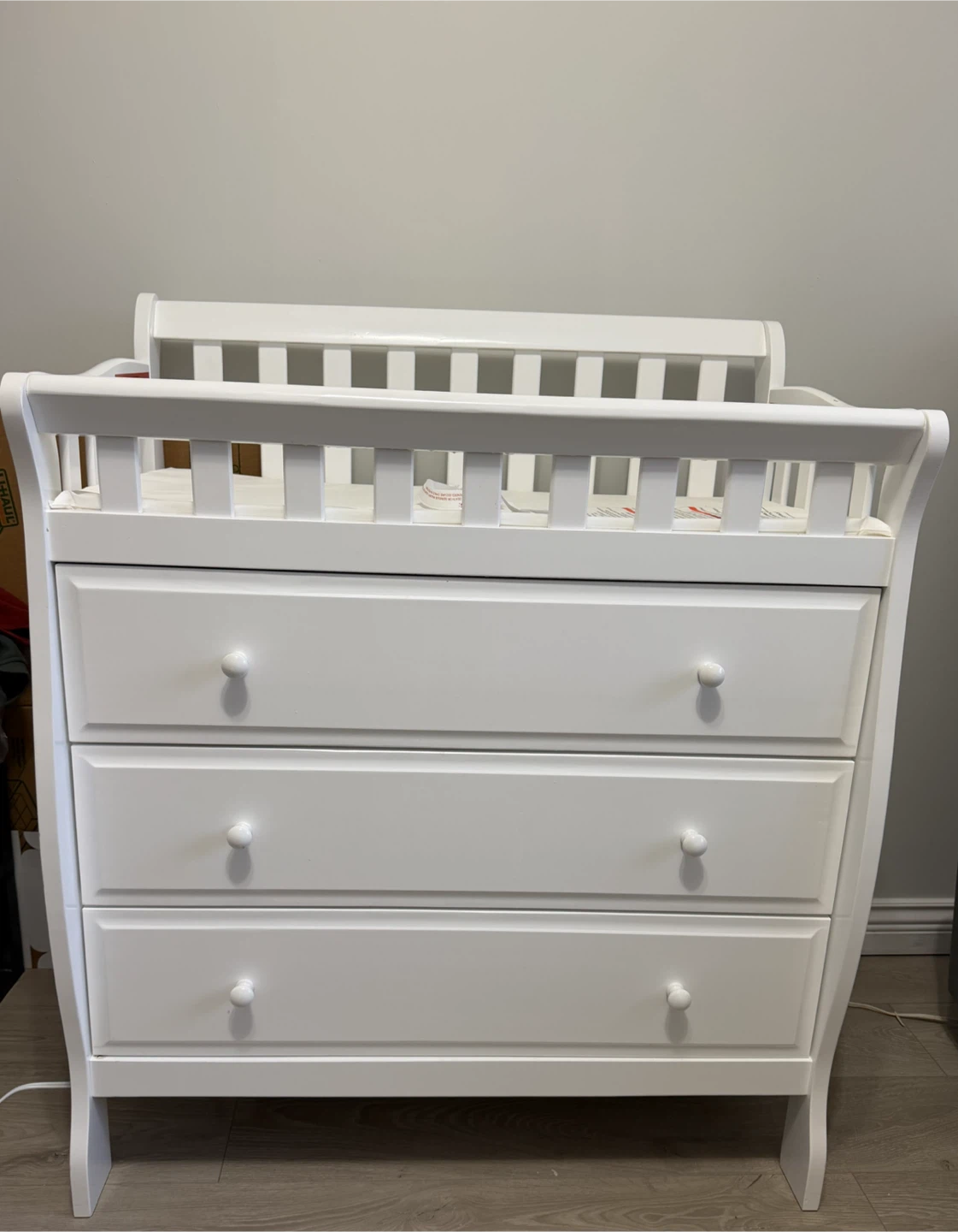 White Changing Table with Drawers - photo 3
