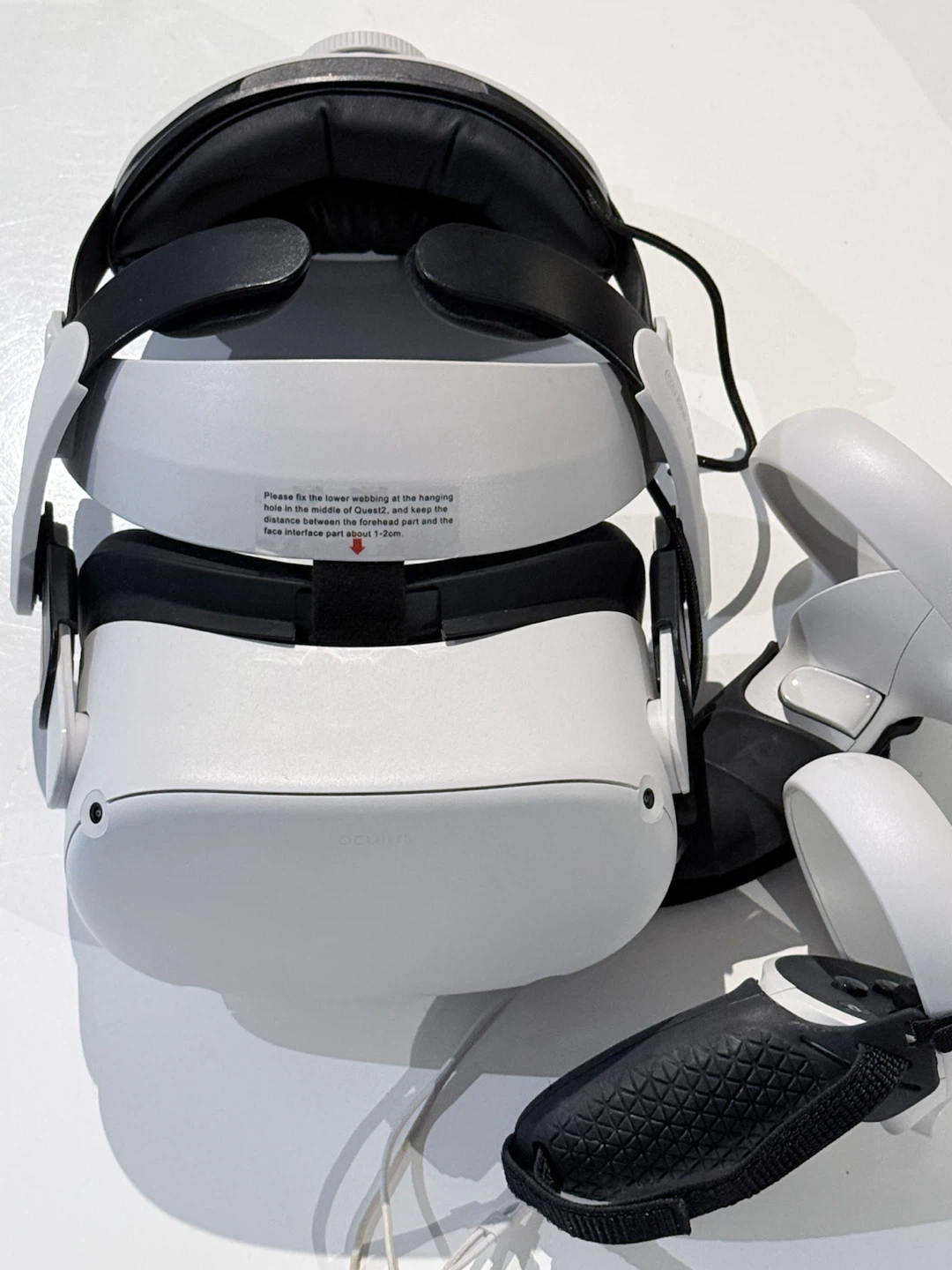 Meta Quest Oculus 2 VR Headset with Controllers - photo 2