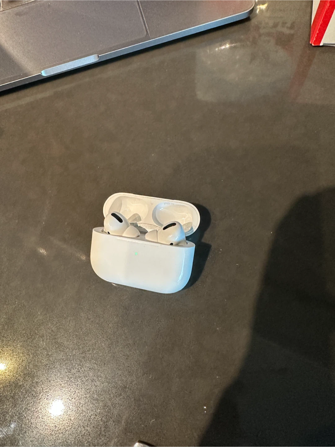 Apple AirPods Pro (1st Gen)