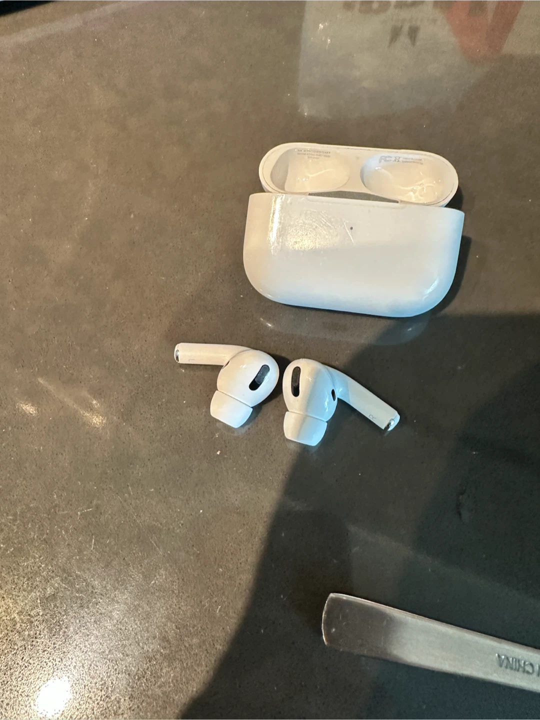 Apple AirPods Pro (1st Gen) - photo 2