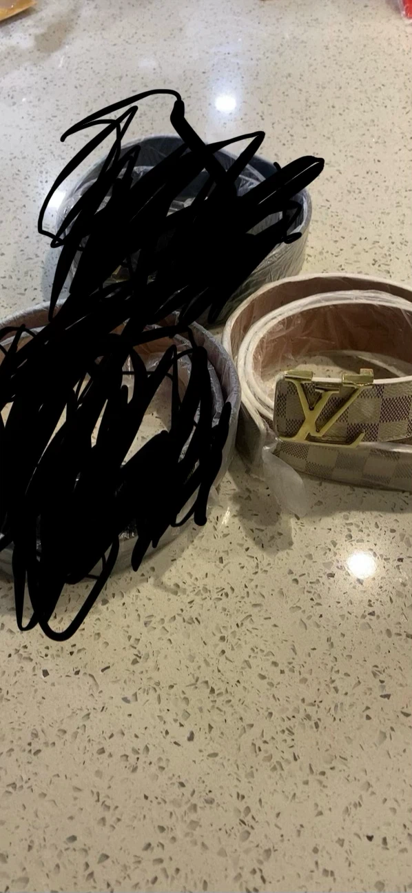 Louis Vuitton belt (only white and gold available)