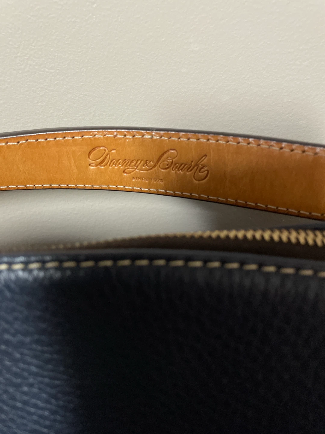 Authentic Dooney & Bourke Navy Leather Shoulder Bag - photo 2