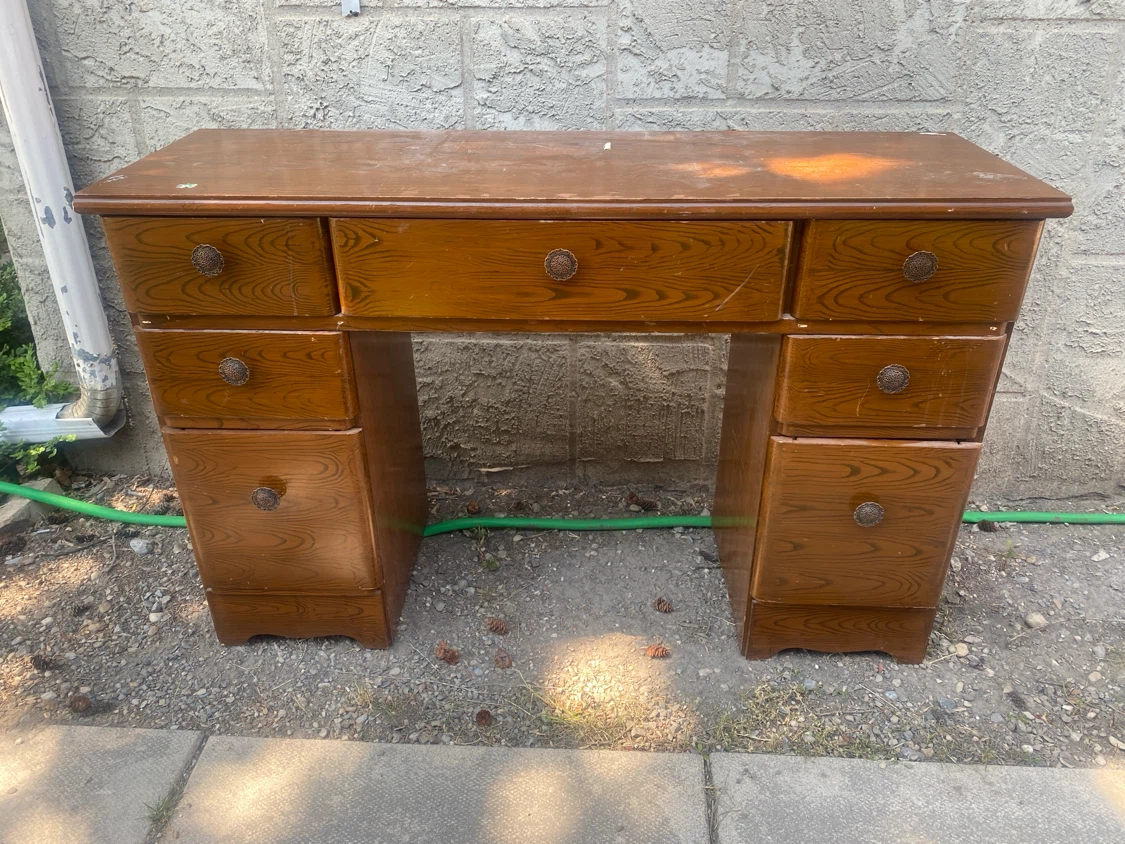 Wooden Desk with 7 Drawers