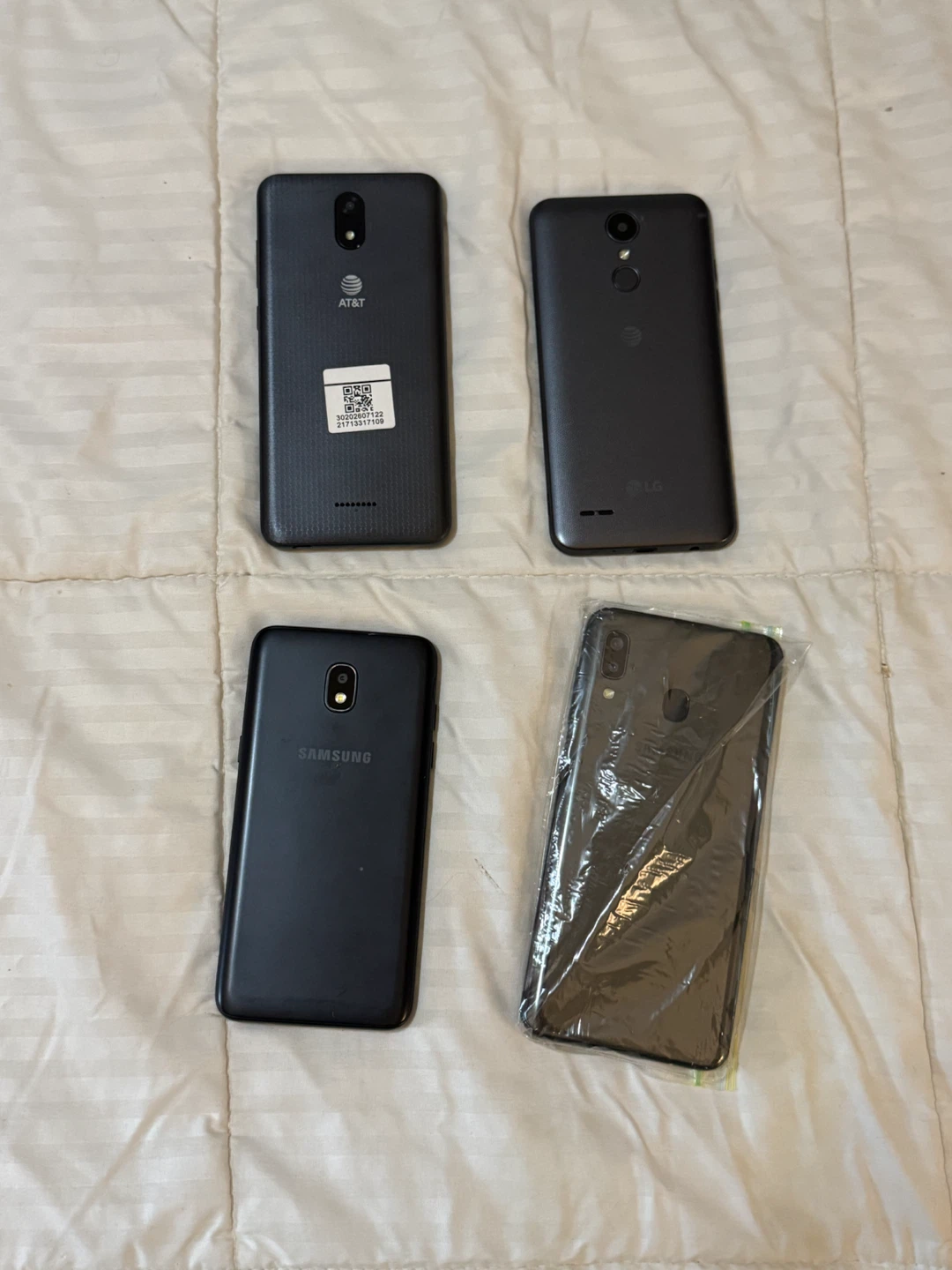 Lot of 4 Black Smartphones - AT&T, LG, Samsung - photo 2