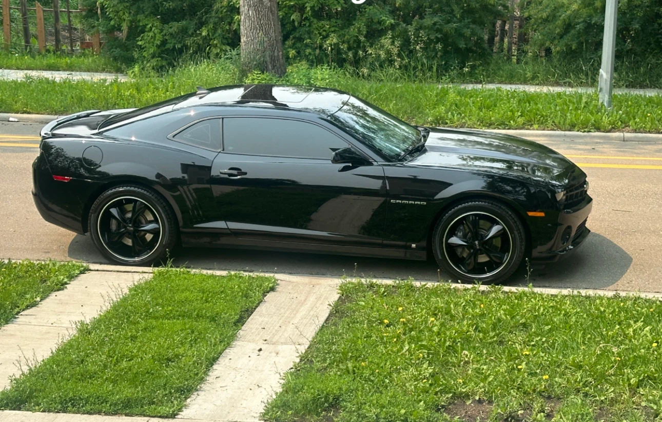 Black Chevrolet Camaro 2010 44000km
