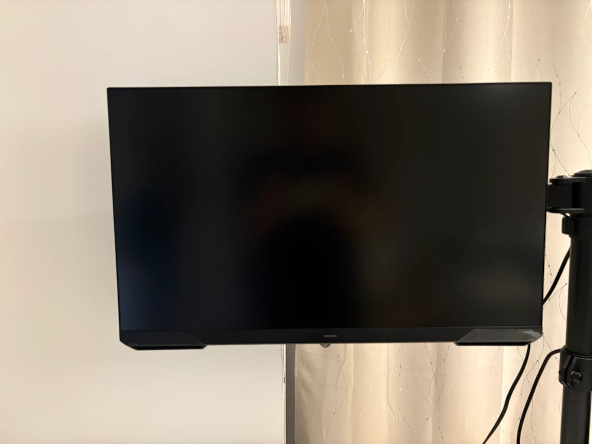 Samsung 24in Odyssey Gaming Monitor - photo 3