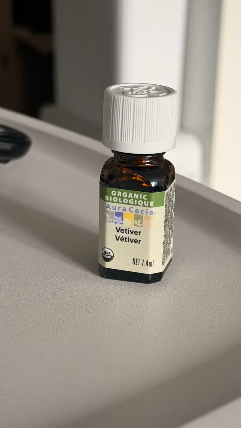 Vetiver essential oil 7.4mL, unused