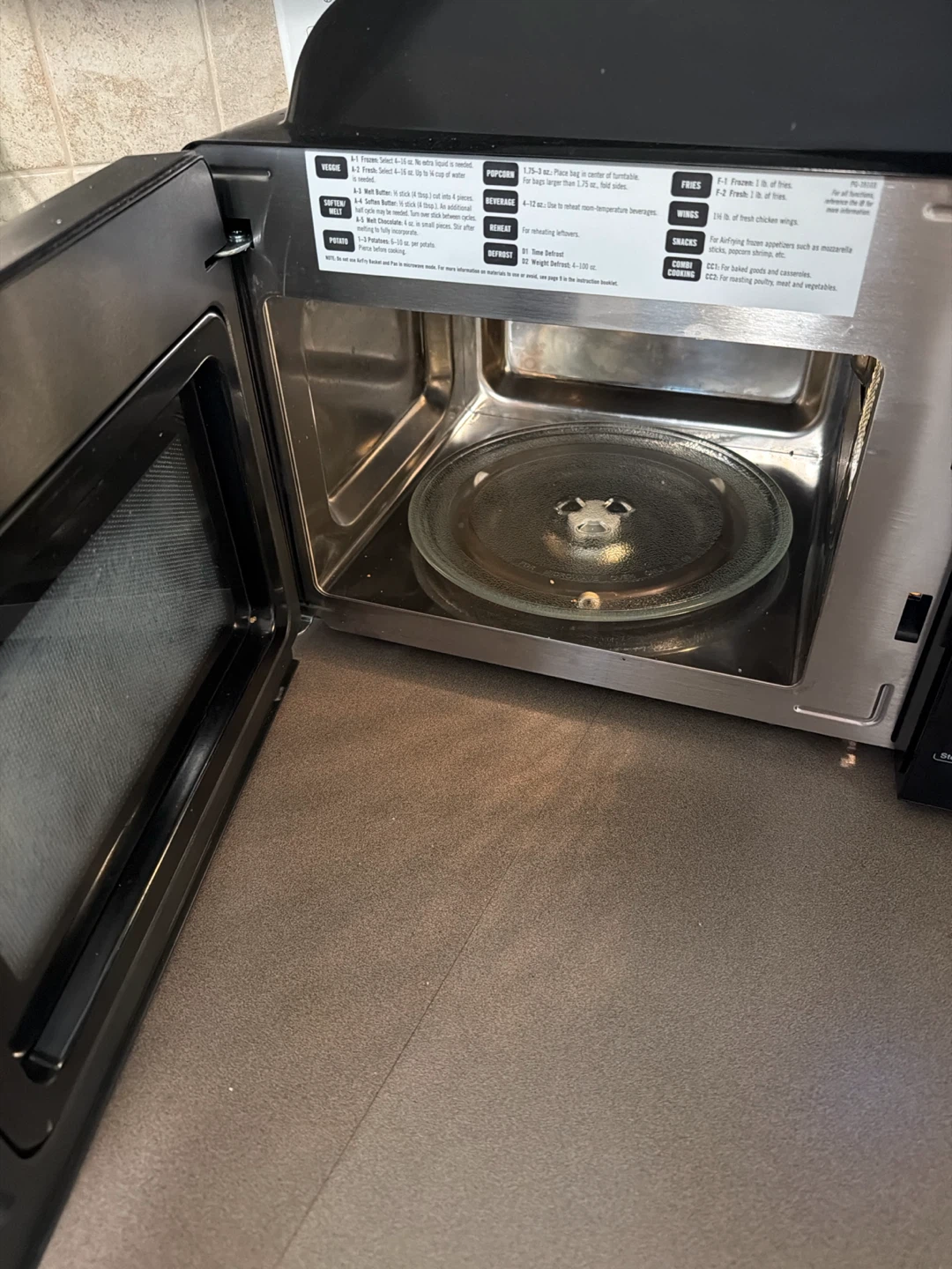 Cuisinart Microwave Oven - photo 2