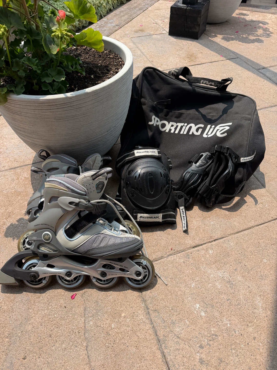 Barely Used Women’s Rollerblades – Size 5 – K2 Velocity – Gear