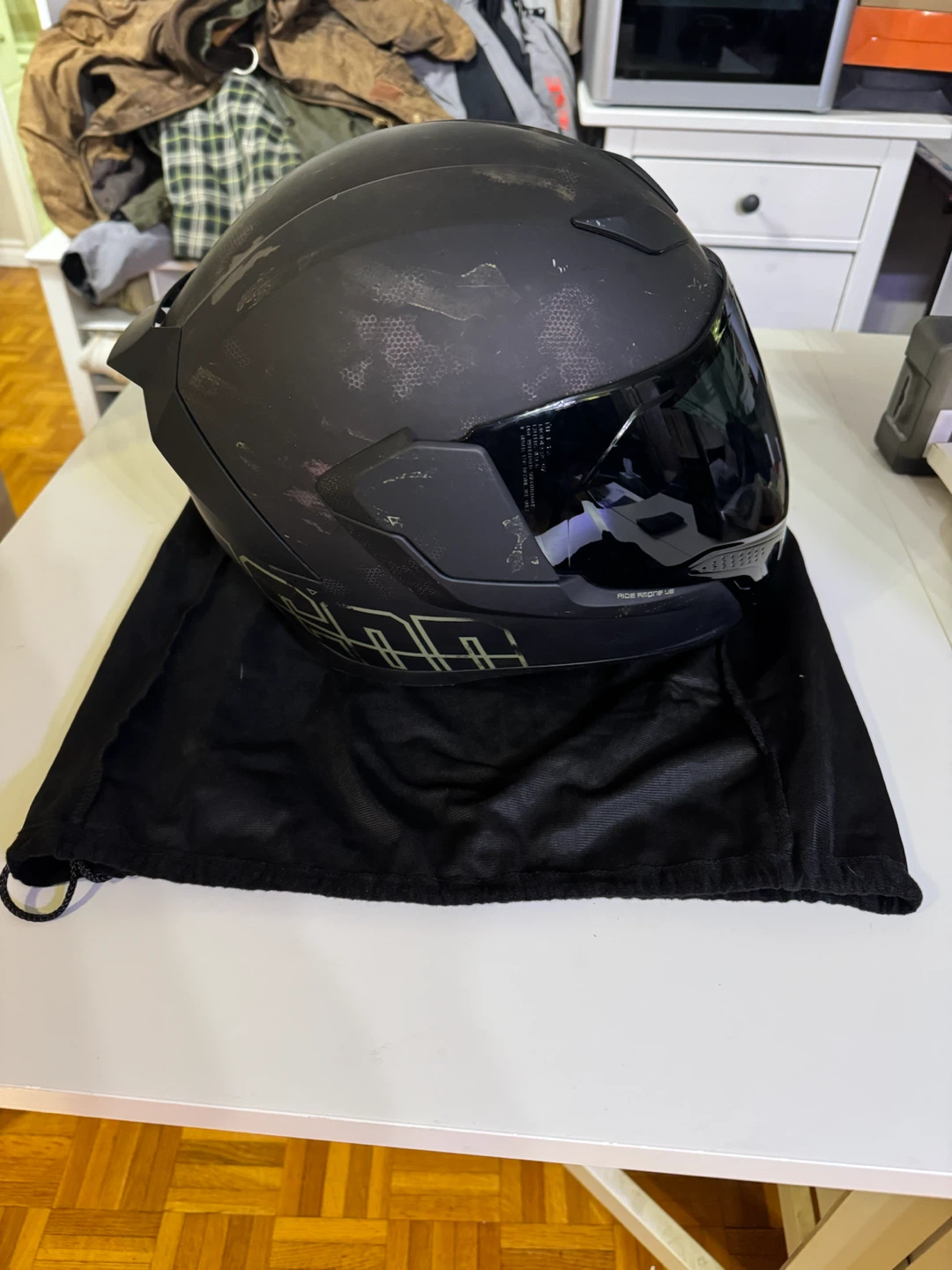 ICON Airflite Full Face Motorcycle Helmet (large)