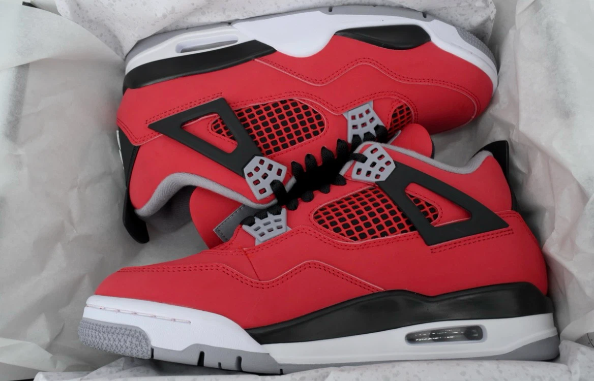 Air Jordan 4 toros