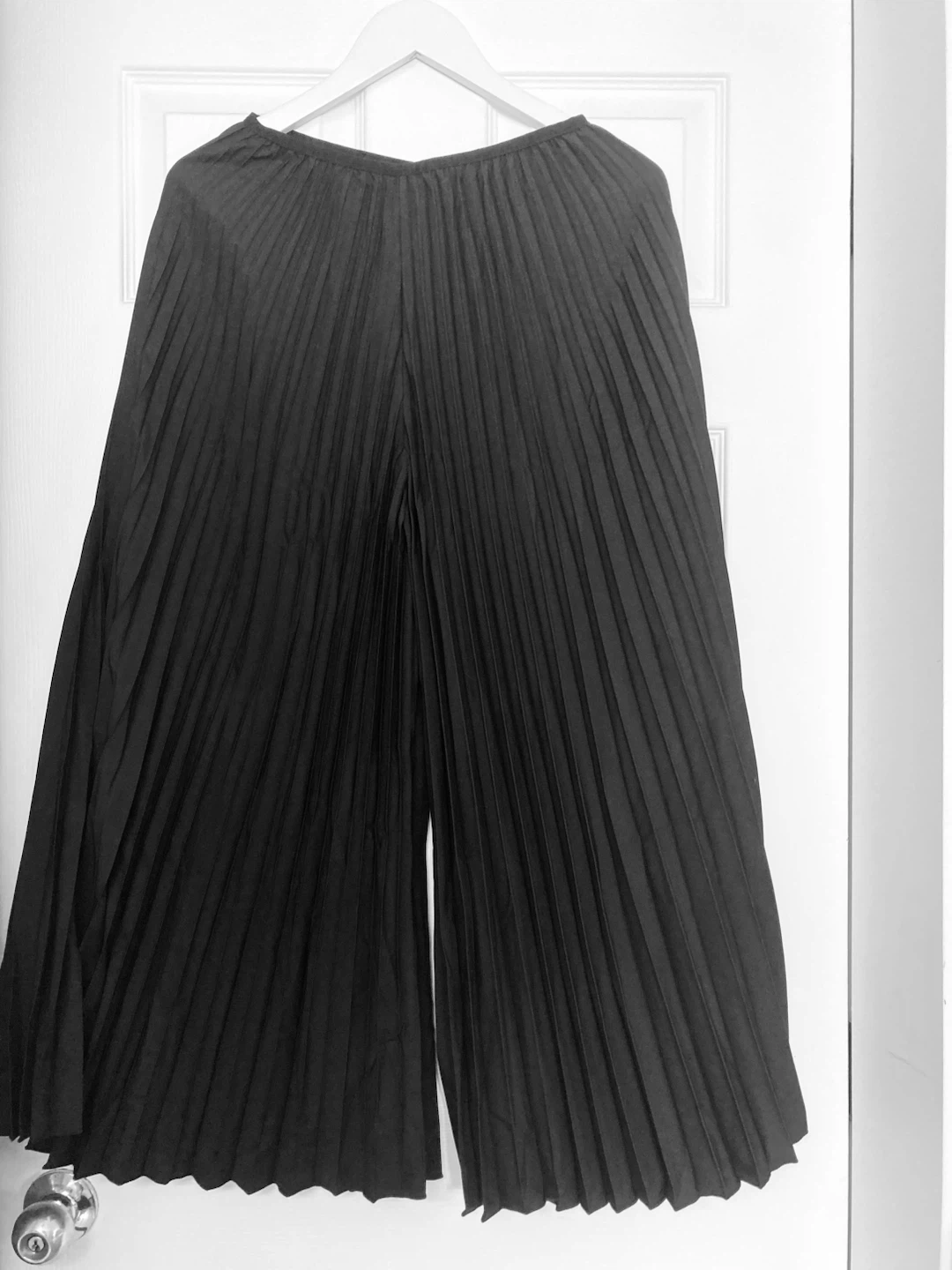 Pleated Wide-Leg Pants - photo 3
