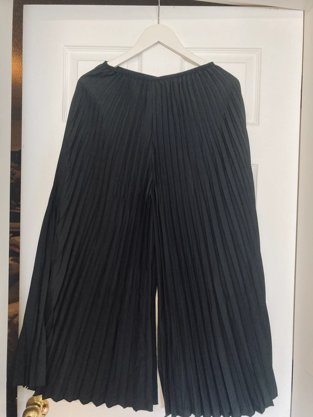 Pleated Wide-Leg Pants - photo 4