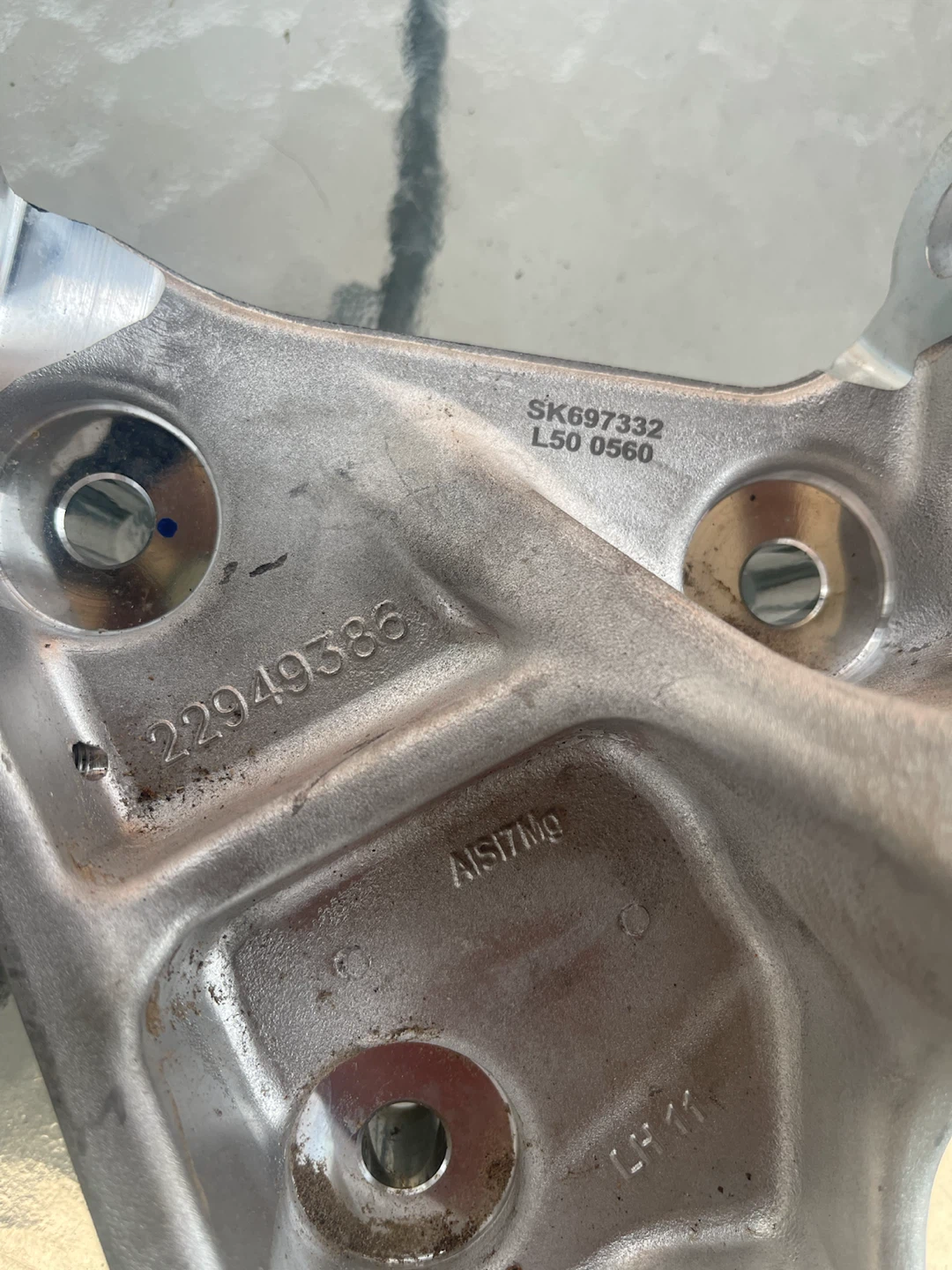 Rear Left Steering Knuckle - photo 4