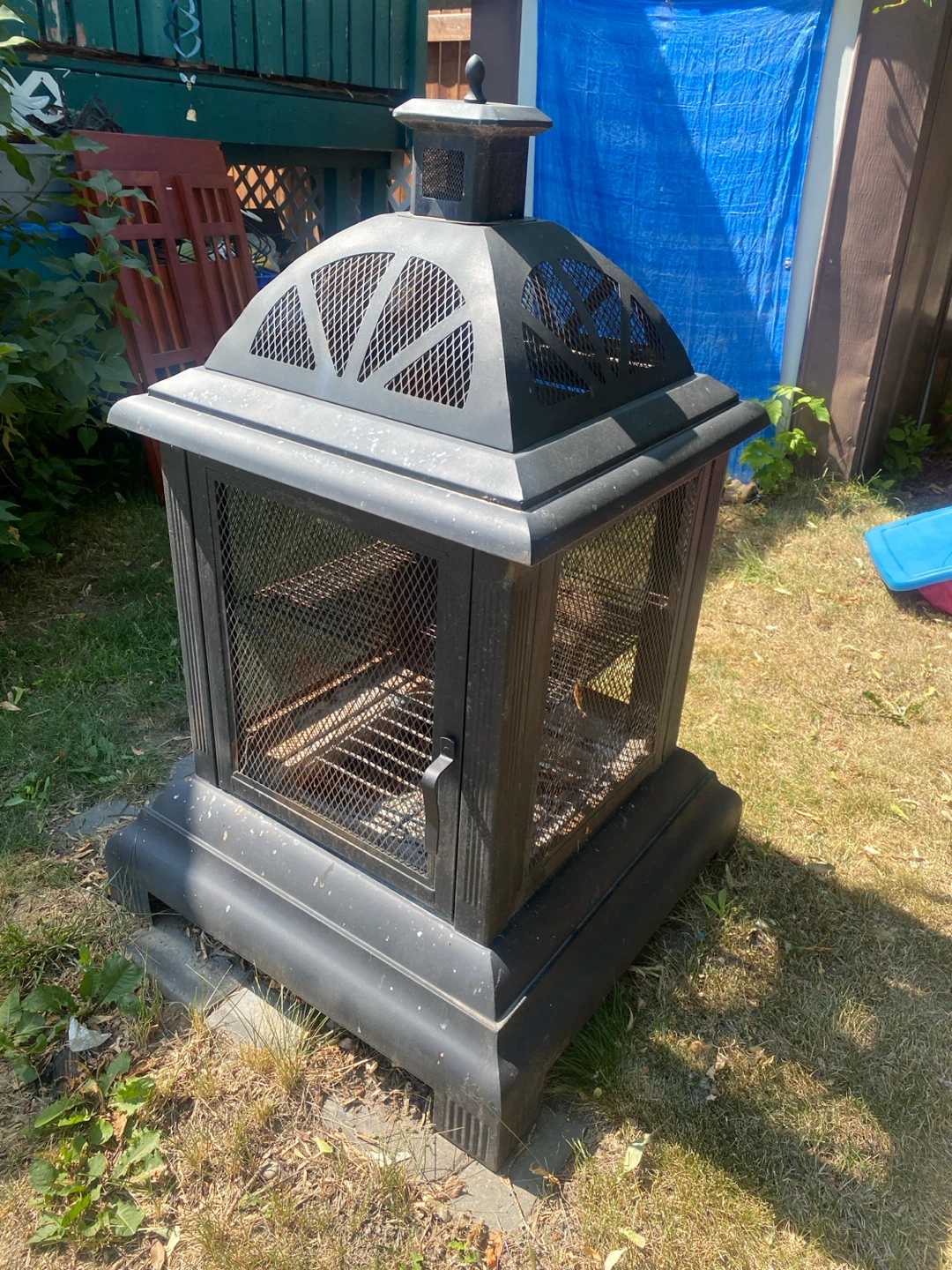 Black Outdoor Fireplace/grill