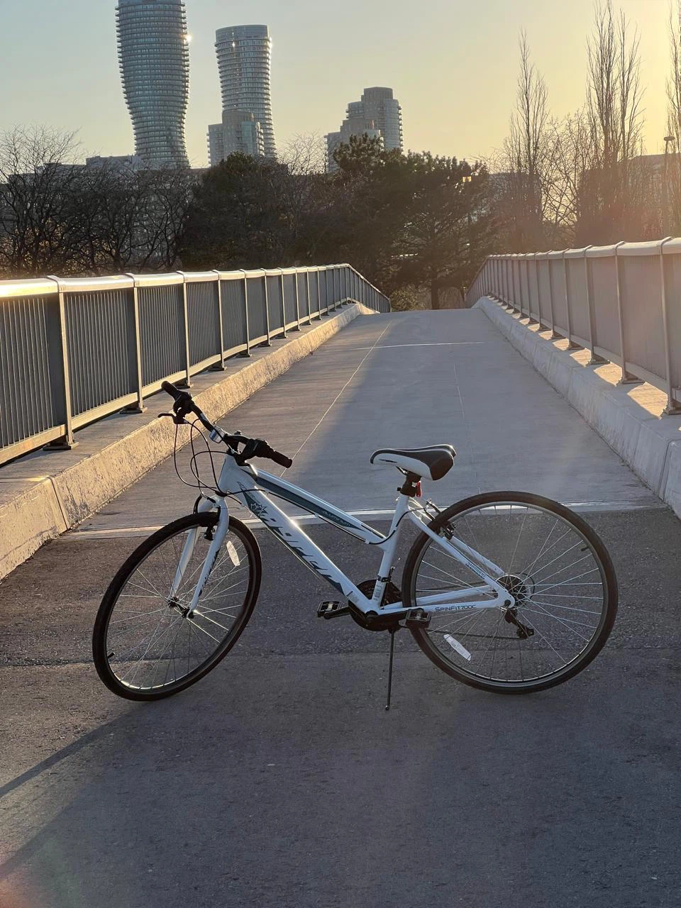 Hyper SpinFit 700c Hybrid Bike for Adults
