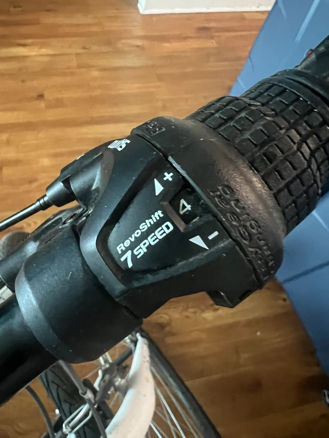 Hyper SpinFit 700c Hybrid Bike for Adults - photo 3