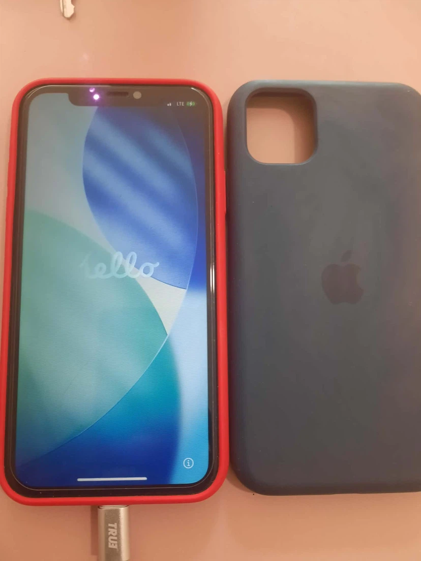 Apple iPhone 11 - 64GB unlocked