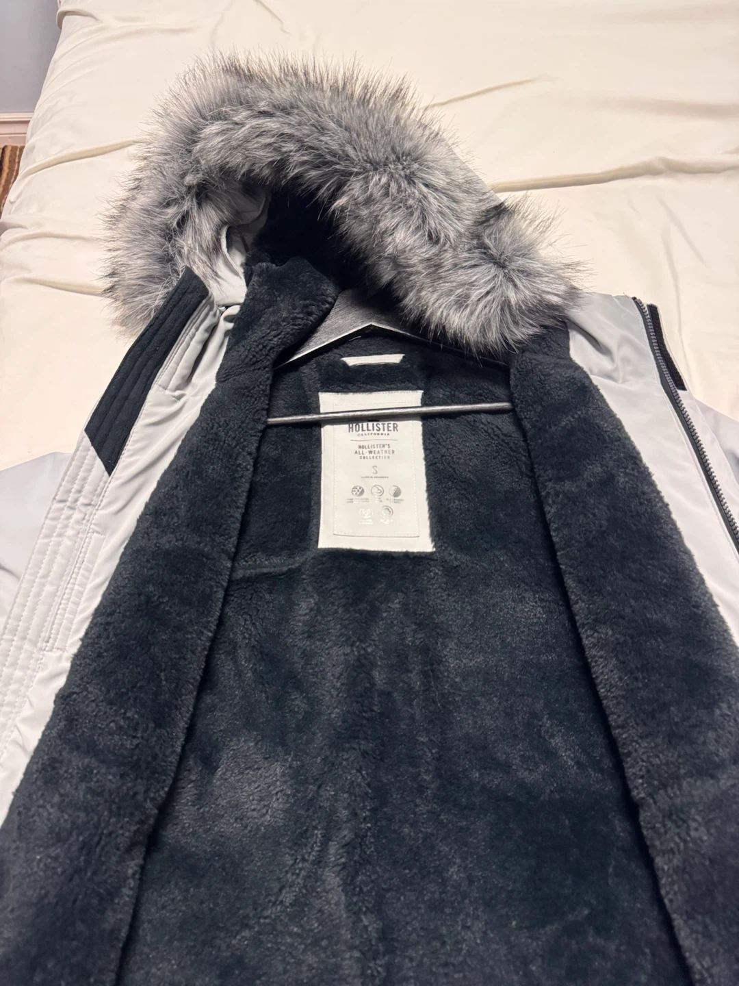Hollister Men's Grey Faux Fur Hood All-Weather Jacket - (S) Mens - photo 2