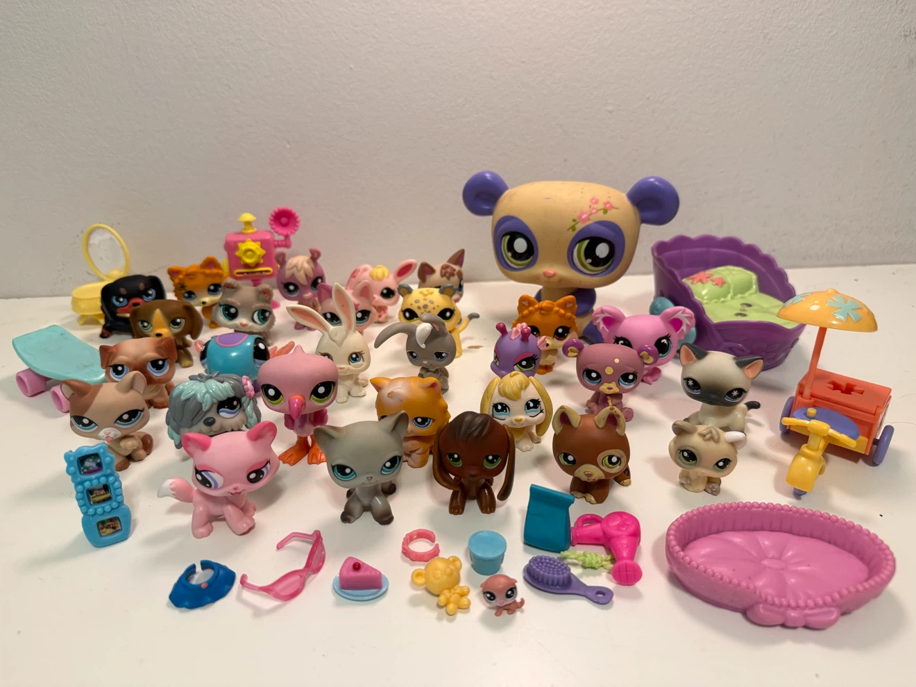 30 pcs Littlest Pet Shop Lot