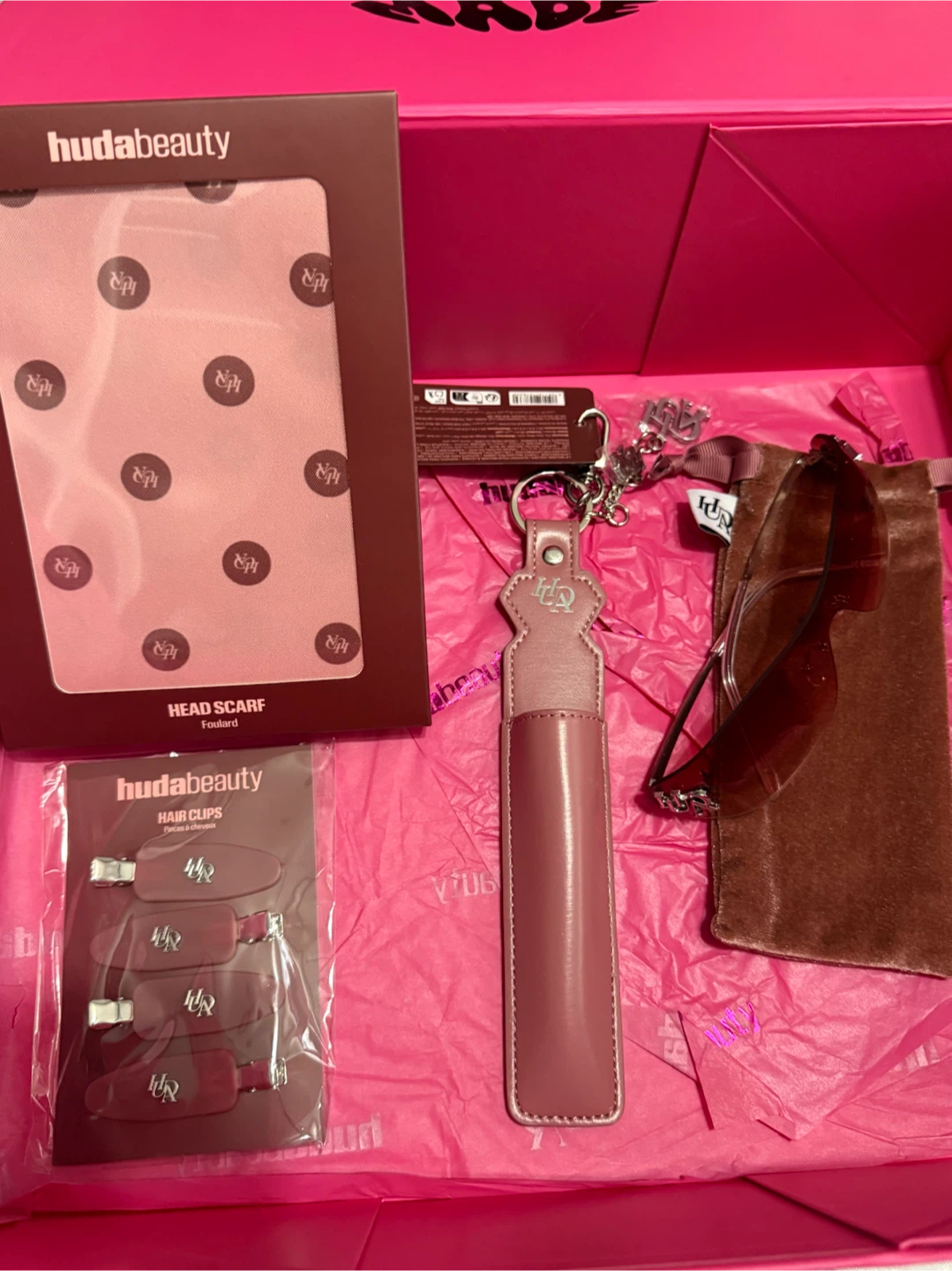 HUDA BEAUTY Sunglasses & Headscarf Set