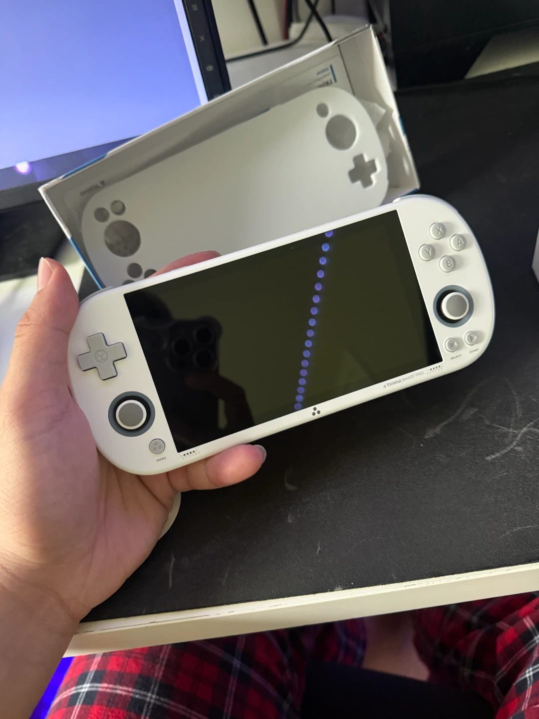 TRIMUI Smart Pro Handheld Gaming Console - photo 2