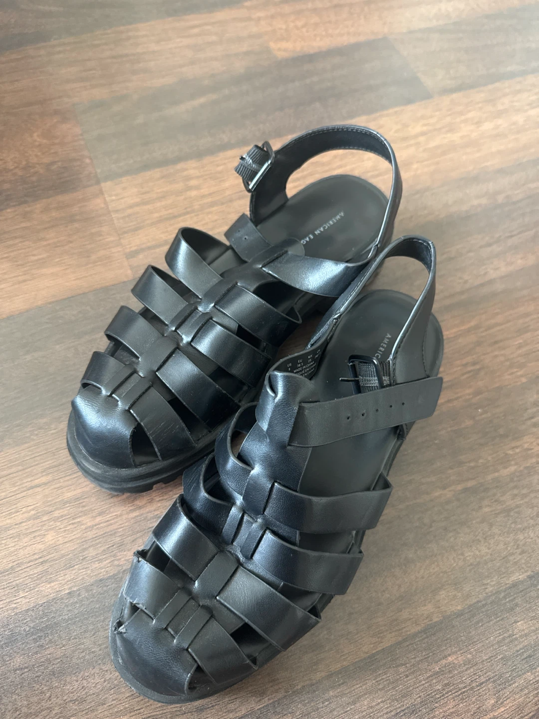 American Eagle Black Fisherman Sandals