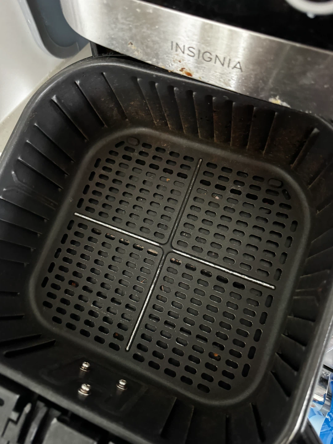 Insignia Air Fryer – Works Great – Needs New Knob - photo 3
