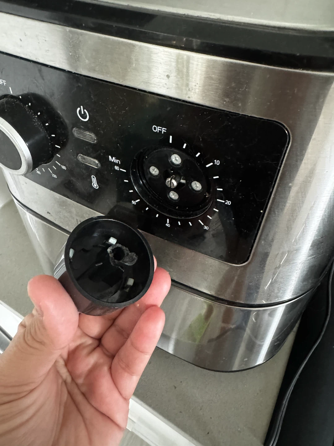 Insignia Air Fryer – Works Great – Needs New Knob - photo 4