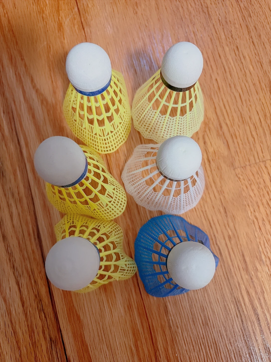 3 LED + 3 plastic shuttlecocks - photo 2