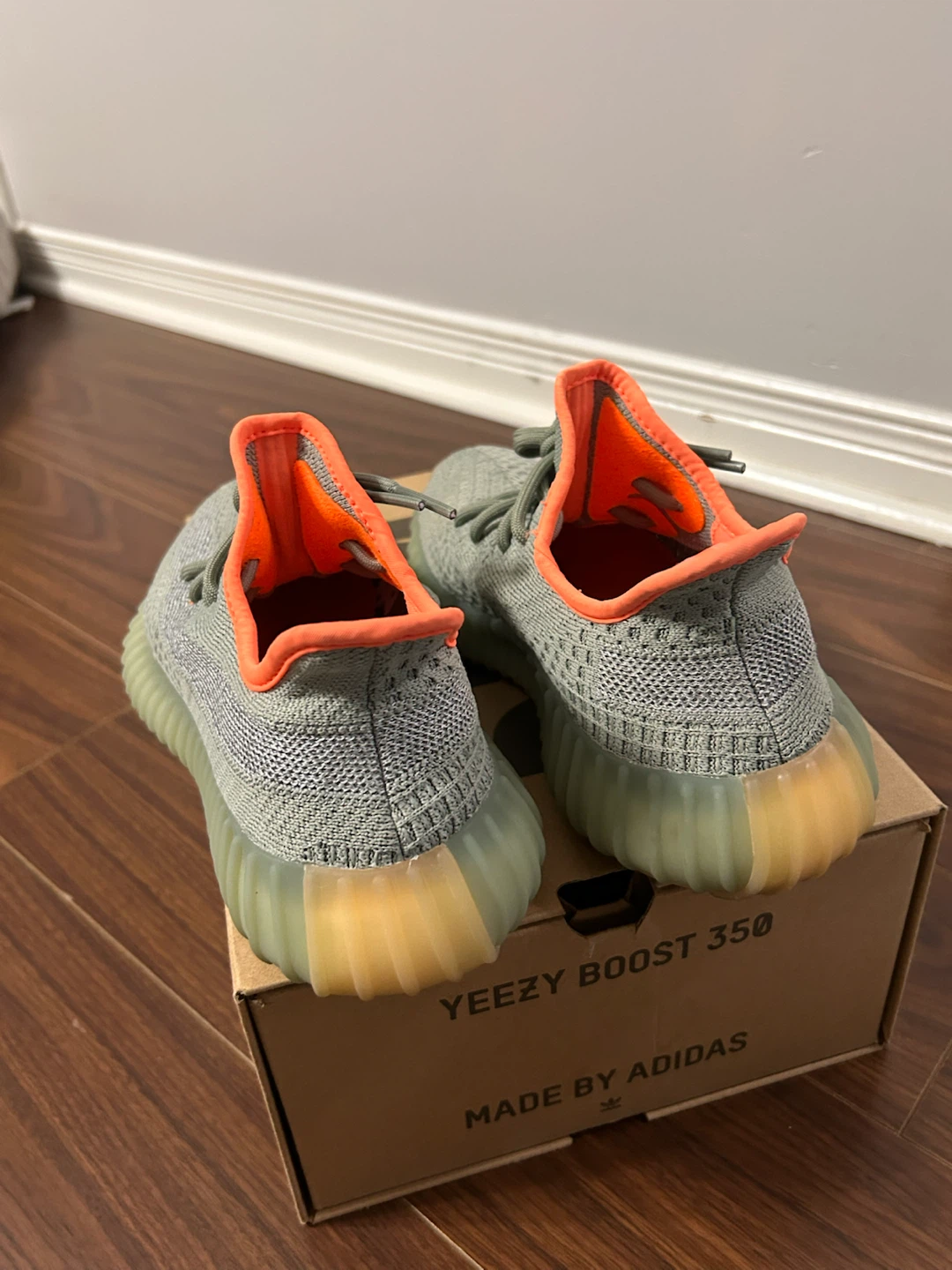 YEEZY BOOST 350 V2 women’s 7 or men’s 5.5 - photo 4