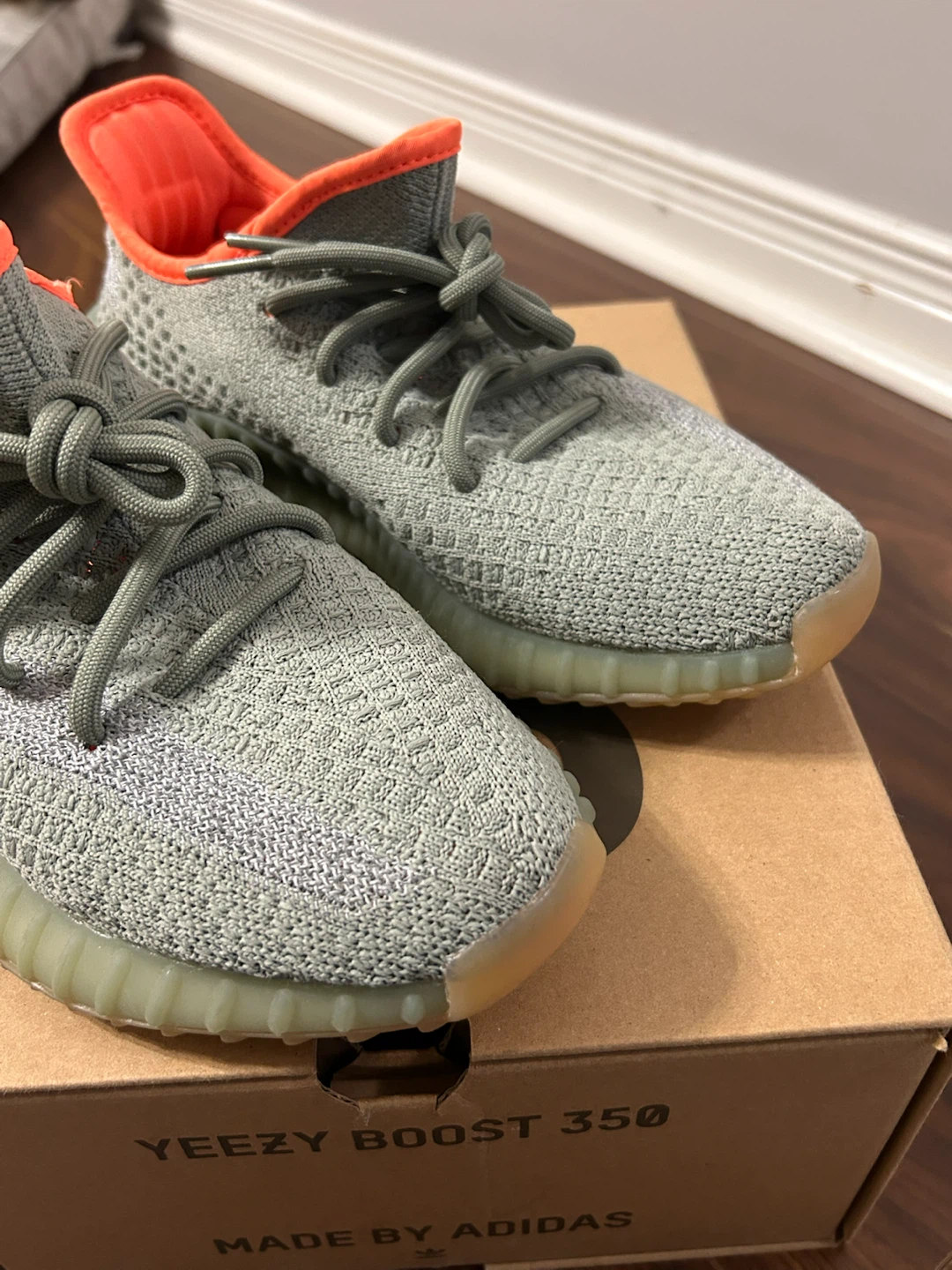 YEEZY BOOST 350 V2 women’s 7 or men’s 5.5 - photo 5