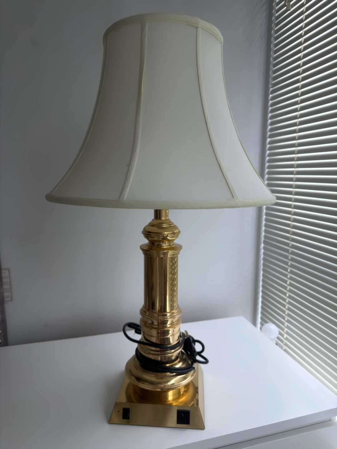 Vintage Hollywood regency style brass lamps